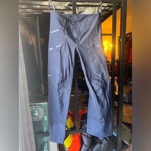 Men’s medium descentionist Patagonia ski pants